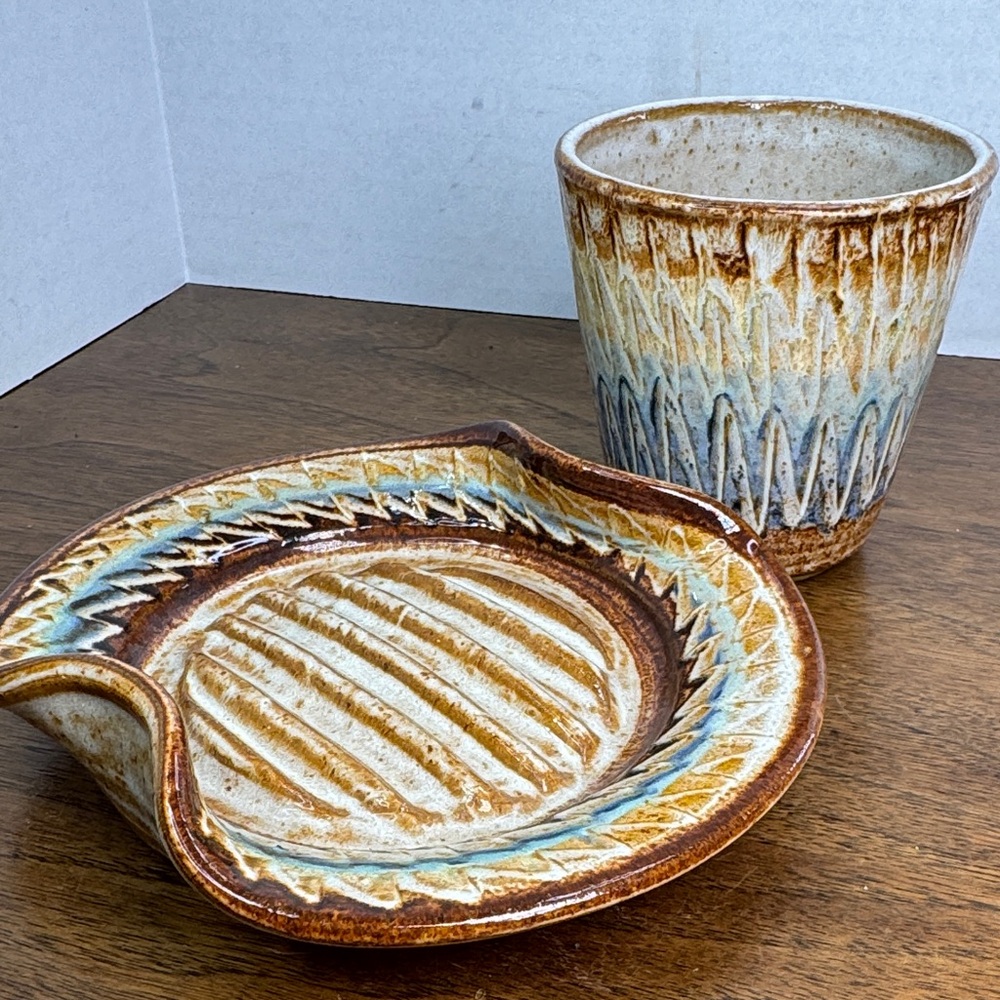 Handmade Thrown Etched Pottery Bath Bar Soap Dish & Cup Set, Glazed Brown Blue